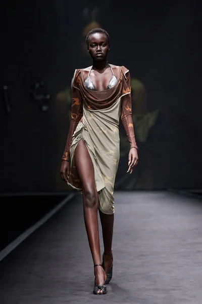 Look 60